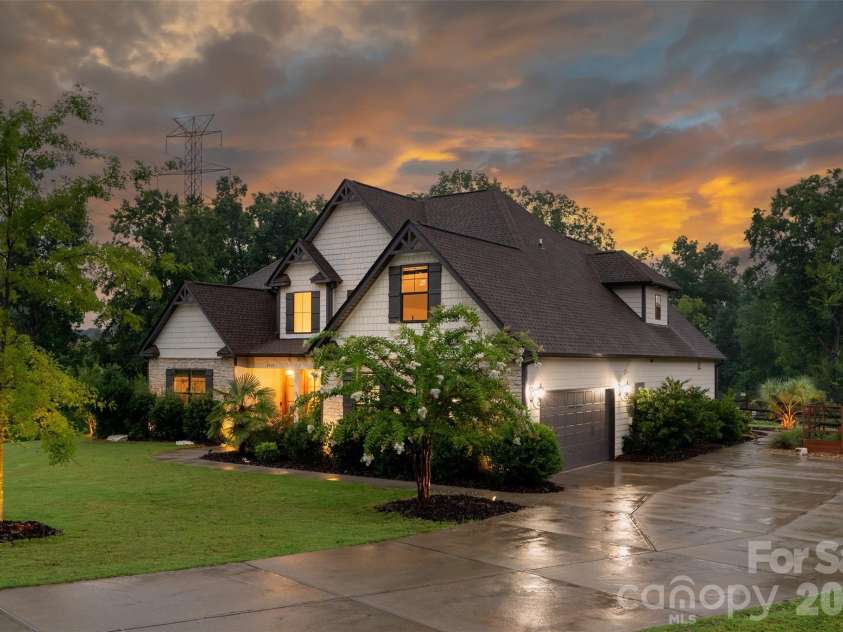 2915 Point Road, Belmont, NC 28012.  MLS# CAR4407200, YatesRealty ID 39901. 