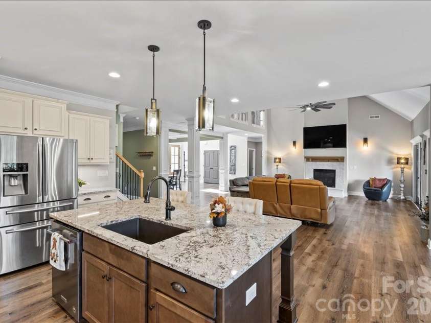2915 Point Road, Belmont, NC 28012.  MLS# CAR4407200, YatesRealty ID 39901. 
