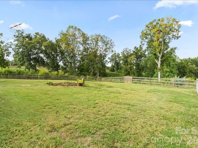 2915 Point Road, Belmont, NC 28012.  MLS# CAR4407200, YatesRealty ID 39901. 