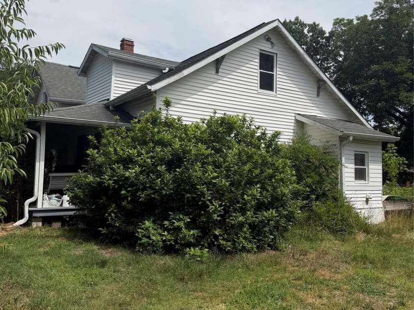 135 Goodman Road, Troutman, NC 28166.  MLS# CAR4402131, YatesRealty ID 39903. 