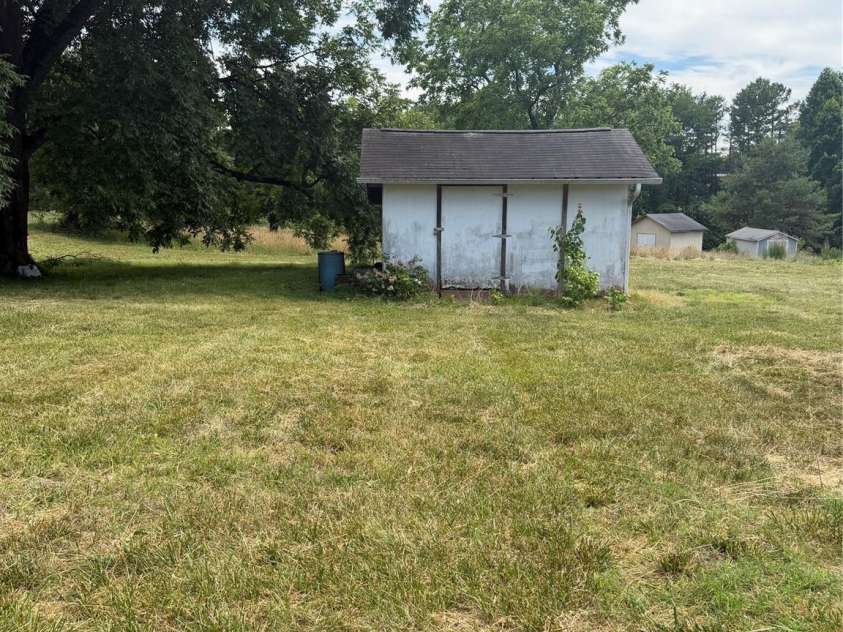 135 Goodman Road, Troutman, NC 28166.  MLS# CAR4402131, YatesRealty ID 39903. 