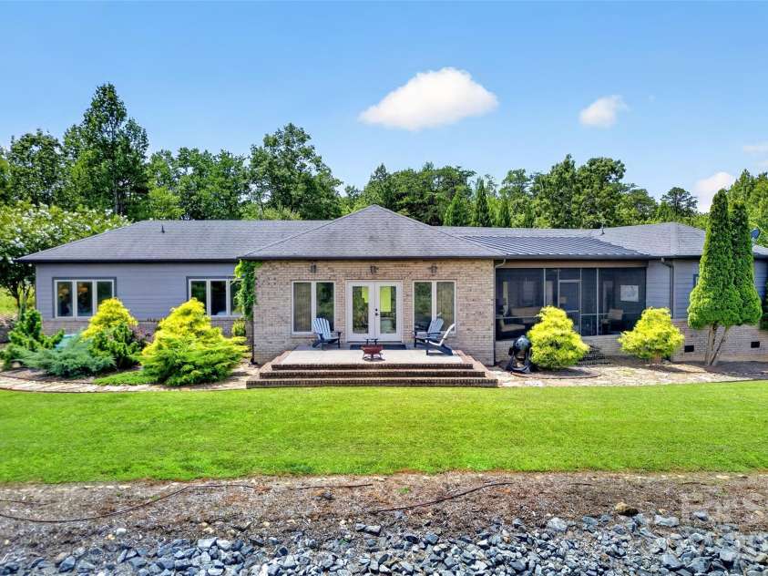 362 Captains Drive, Nebo, NC 28761.  MLS# CAR4404869, YatesRealty ID 39904. 