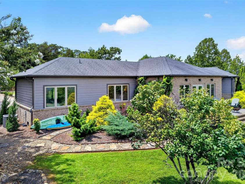 362 Captains Drive, Nebo, NC 28761.  MLS# CAR4404869, YatesRealty ID 39904. 