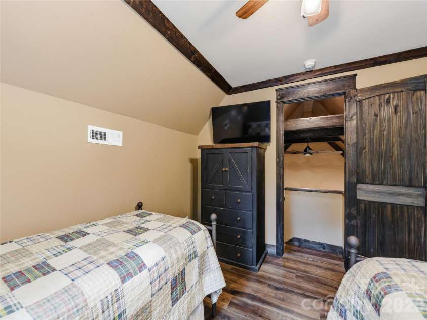 261 Yonah Drive, Maggie Valley, NC 28751.  MLS# CAR4407577, YatesRealty ID 39905. 