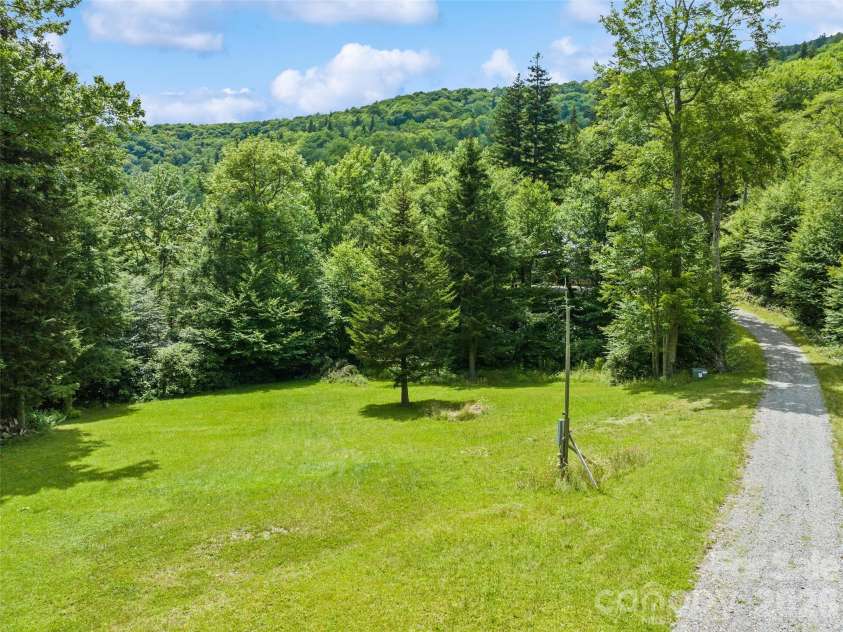 261 Yonah Drive, Maggie Valley, NC 28751.  MLS# CAR4407577, YatesRealty ID 39905. 