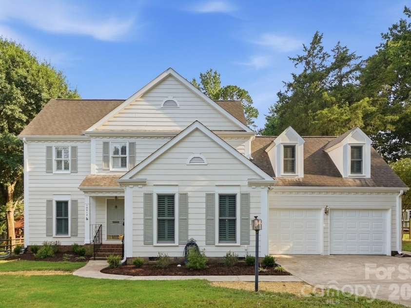 10012 Brass Eagle Lane, Charlotte, NC 28210.  MLS# CAR4406451, YatesRealty ID 39906. 