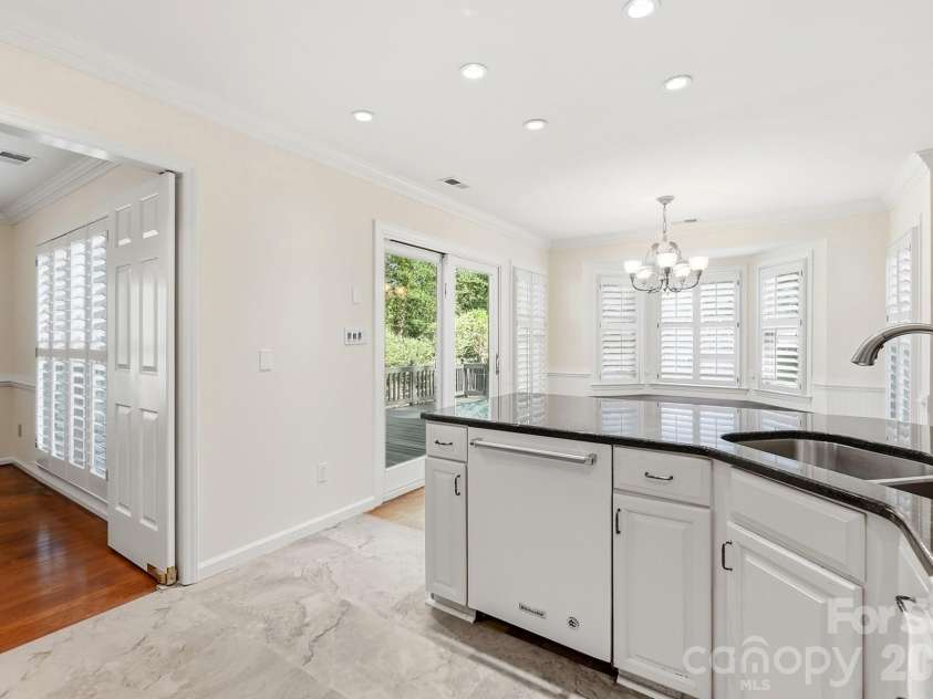 10012 Brass Eagle Lane, Charlotte, NC 28210.  MLS# CAR4406451, YatesRealty ID 39906. 