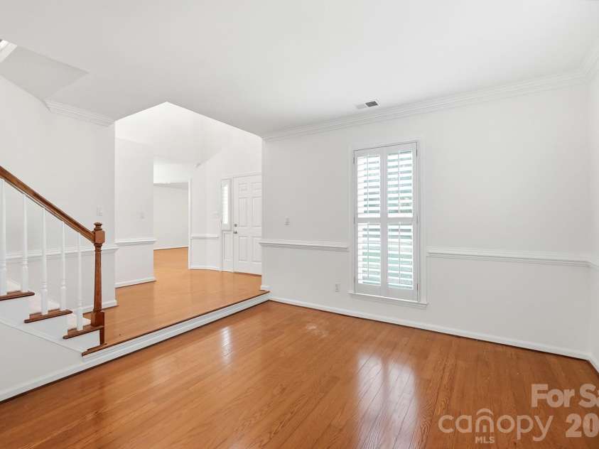 10012 Brass Eagle Lane, Charlotte, NC 28210.  MLS# CAR4406451, YatesRealty ID 39906. 