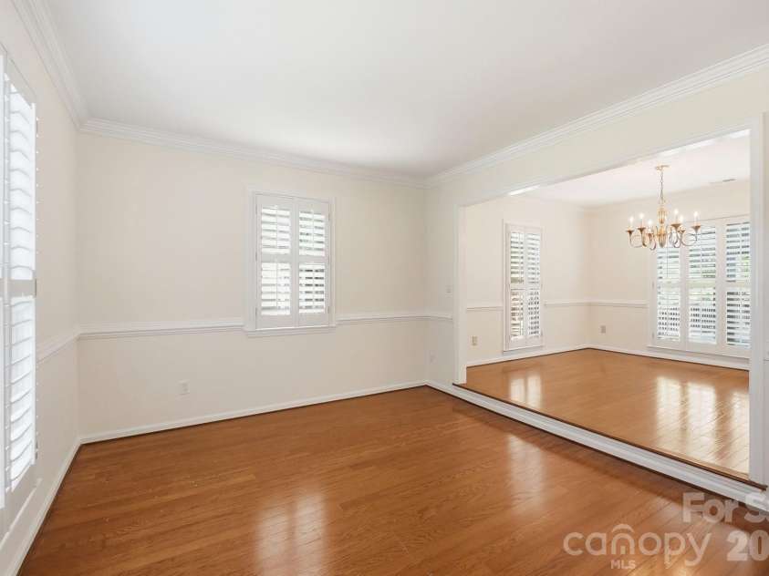 10012 Brass Eagle Lane, Charlotte, NC 28210.  MLS# CAR4406451, YatesRealty ID 39906. 