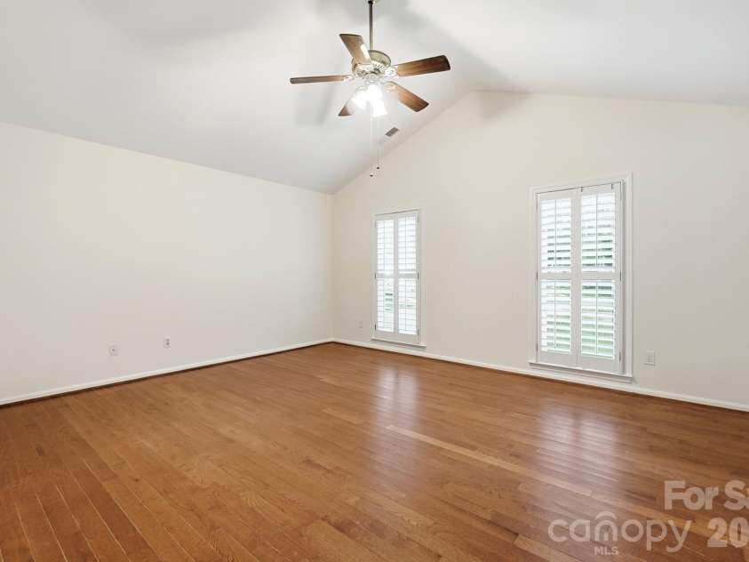 10012 Brass Eagle Lane, Charlotte, NC 28210.  MLS# CAR4406451, YatesRealty ID 39906. 