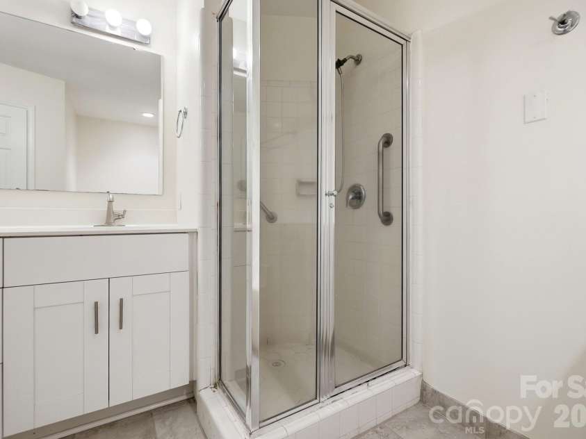 10012 Brass Eagle Lane, Charlotte, NC 28210.  MLS# CAR4406451, YatesRealty ID 39906. 