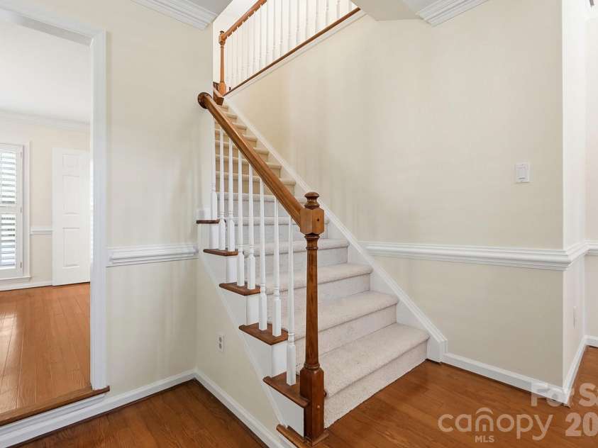10012 Brass Eagle Lane, Charlotte, NC 28210.  MLS# CAR4406451, YatesRealty ID 39906. 