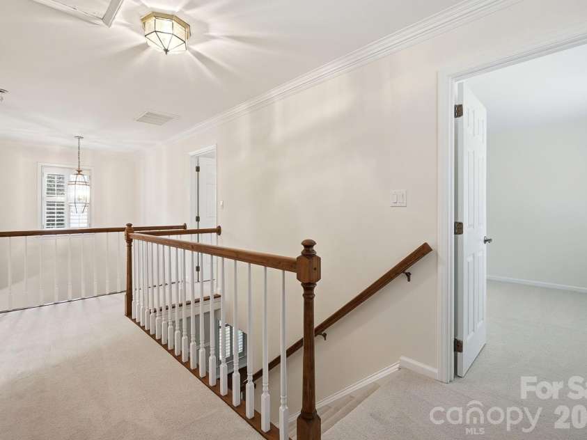 10012 Brass Eagle Lane, Charlotte, NC 28210.  MLS# CAR4406451, YatesRealty ID 39906. 