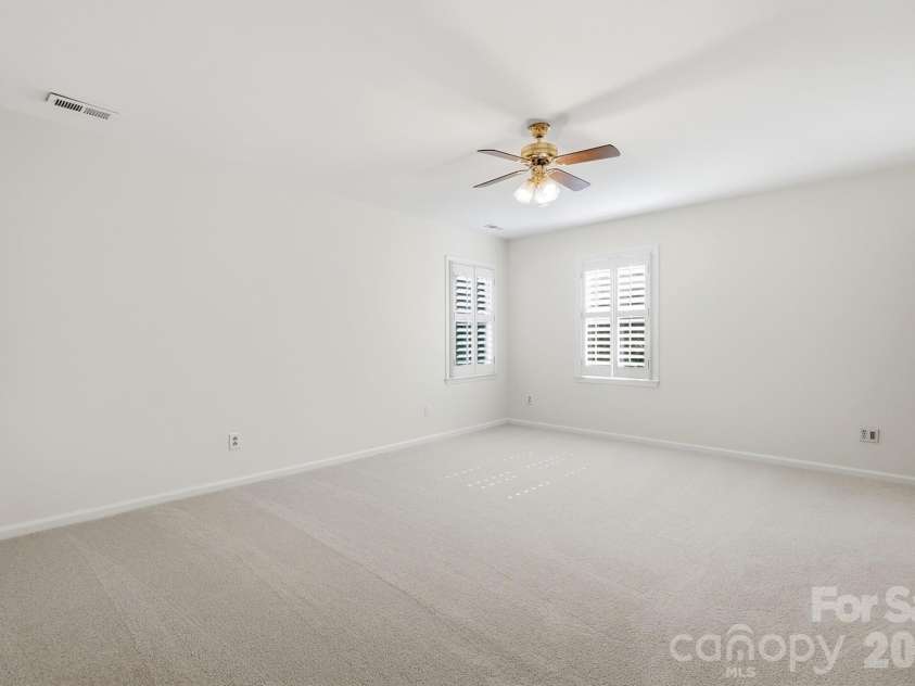 10012 Brass Eagle Lane, Charlotte, NC 28210.  MLS# CAR4406451, YatesRealty ID 39906. 
