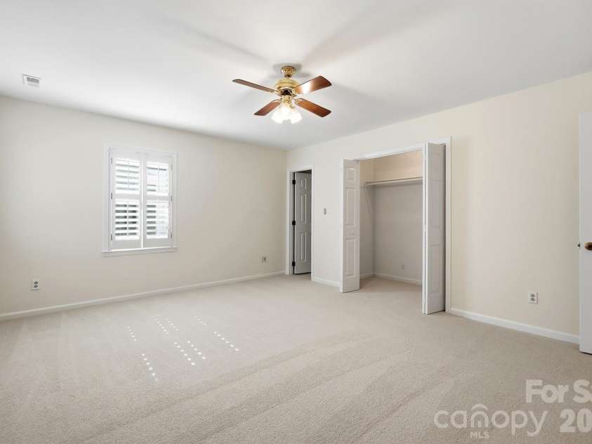 10012 Brass Eagle Lane, Charlotte, NC 28210.  MLS# CAR4406451, YatesRealty ID 39906. 