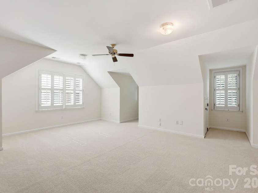 10012 Brass Eagle Lane, Charlotte, NC 28210.  MLS# CAR4406451, YatesRealty ID 39906. 