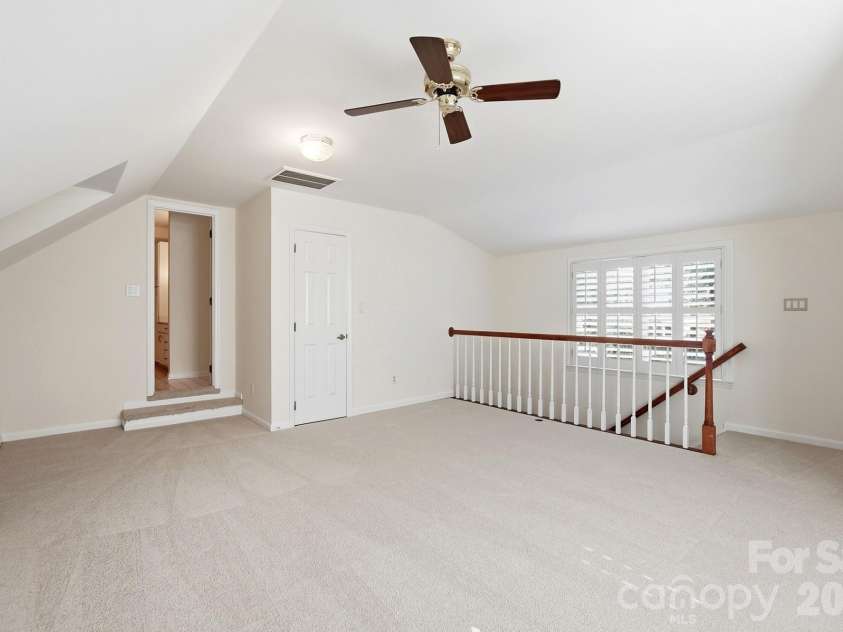 10012 Brass Eagle Lane, Charlotte, NC 28210.  MLS# CAR4406451, YatesRealty ID 39906. 