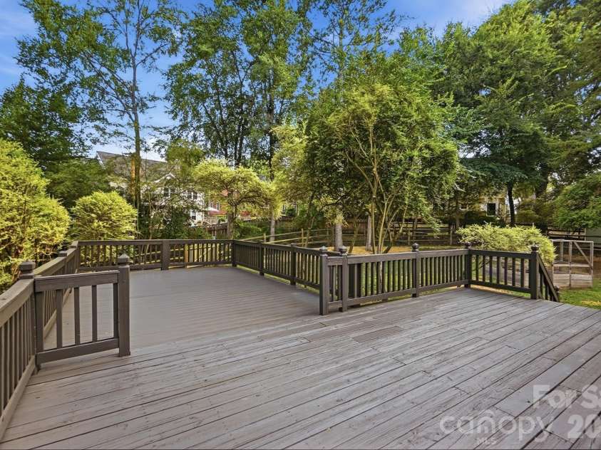 10012 Brass Eagle Lane, Charlotte, NC 28210.  MLS# CAR4406451, YatesRealty ID 39906. 
