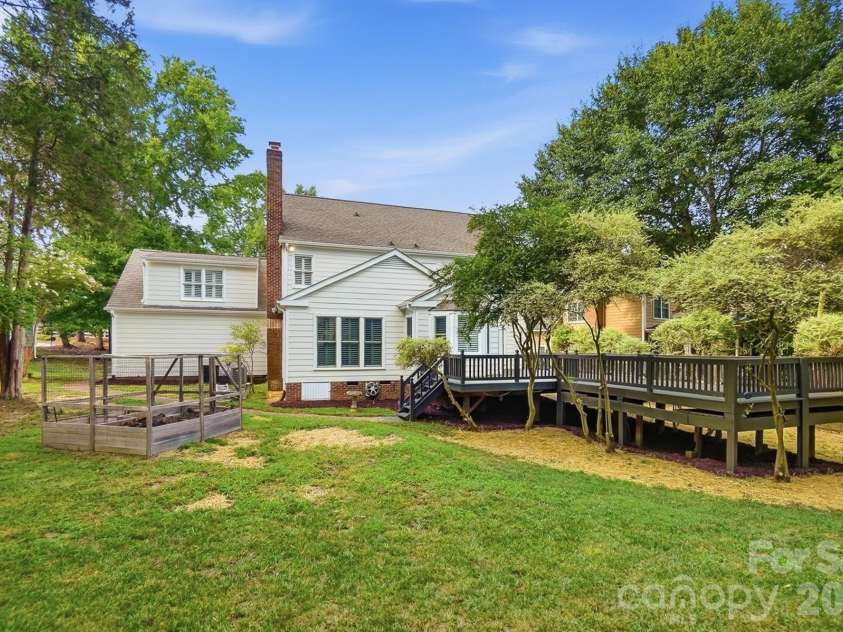 10012 Brass Eagle Lane, Charlotte, NC 28210.  MLS# CAR4406451, YatesRealty ID 39906. 