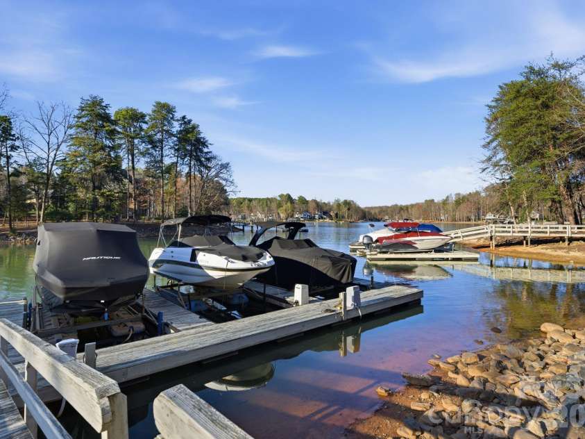 185 Quaker Road, Mooresville, NC 28117.  MLS# CAR4354548, YatesRealty ID 3991. 