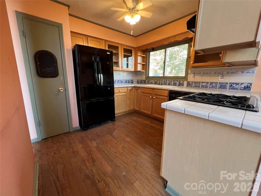 430 Laurel Heights Lane, Tryon, NC 28782.  MLS# CAR4277530, YatesRealty ID 3991. 