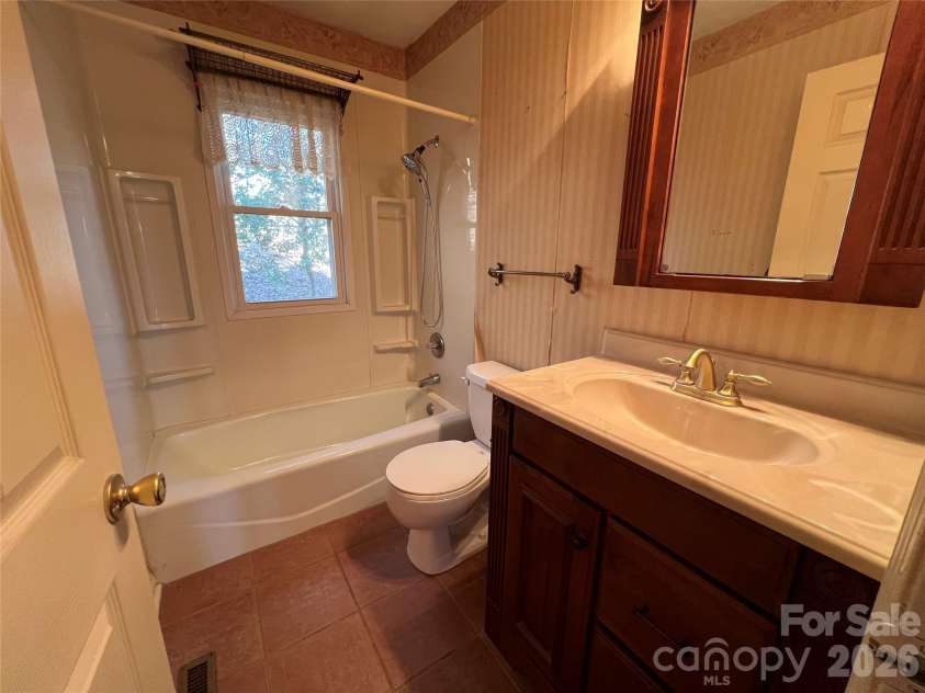 430 Laurel Heights Lane, Tryon, NC 28782.  MLS# CAR4277530, YatesRealty ID 3991. 