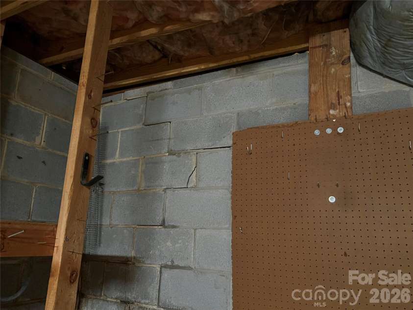 430 Laurel Heights Lane, Tryon, NC 28782.  MLS# CAR4277530, YatesRealty ID 3991. 