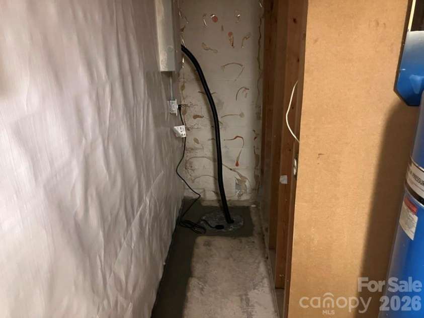 430 Laurel Heights Lane, Tryon, NC 28782.  MLS# CAR4277530, YatesRealty ID 3991. 