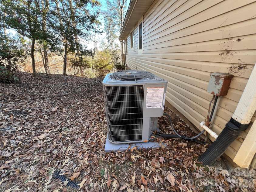 430 Laurel Heights Lane, Tryon, NC 28782.  MLS# CAR4277530, YatesRealty ID 3991. 