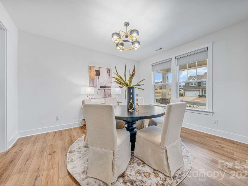 800 Landau Road, Waxhaw, NC 28173.  MLS# CAR4211219, YatesRealty ID 3991. Dining