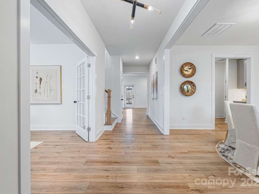 800 Landau Road, Waxhaw, NC 28173.  MLS# CAR4211219, YatesRealty ID 3991. Entrance