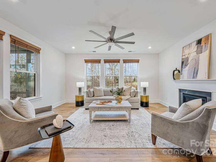 800 Landau Road, Waxhaw, NC 28173.  MLS# CAR4211219, YatesRealty ID 3991. Family room with fireplace