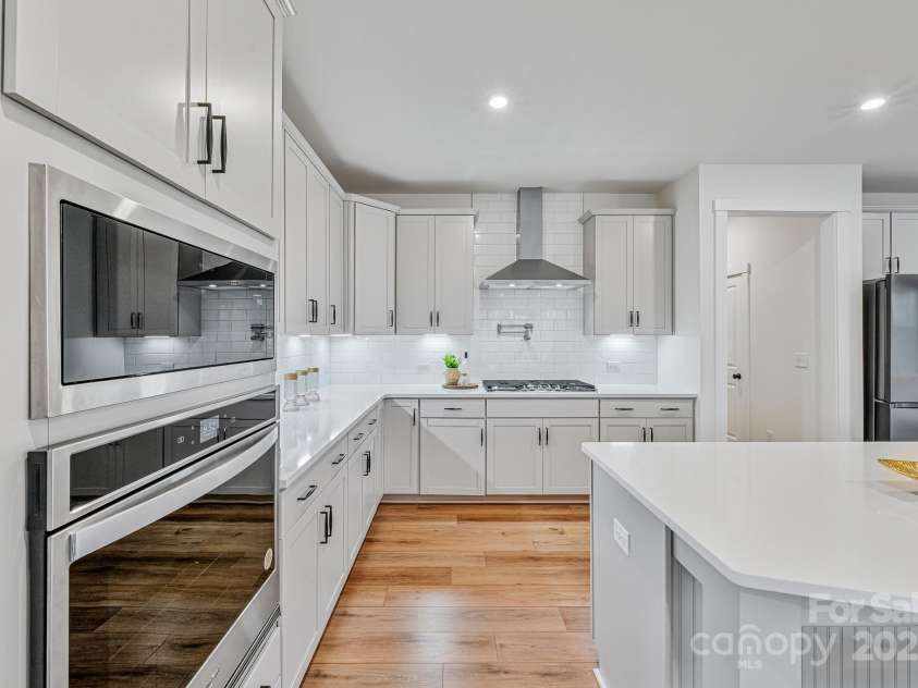 800 Landau Road, Waxhaw, NC 28173.  MLS# CAR4211219, YatesRealty ID 3991. Kitchen