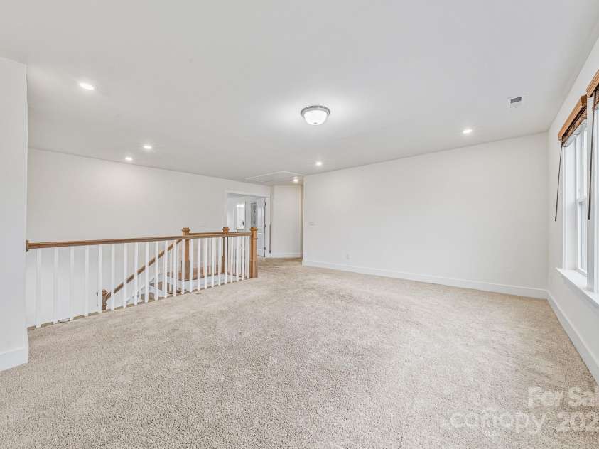 800 Landau Road, Waxhaw, NC 28173.  MLS# CAR4211219, YatesRealty ID 3991. Loft