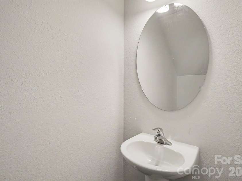 8411 Highgate Drive, Charlotte, NC 28215.  MLS# CAR4406007, YatesRealty ID 39911. 