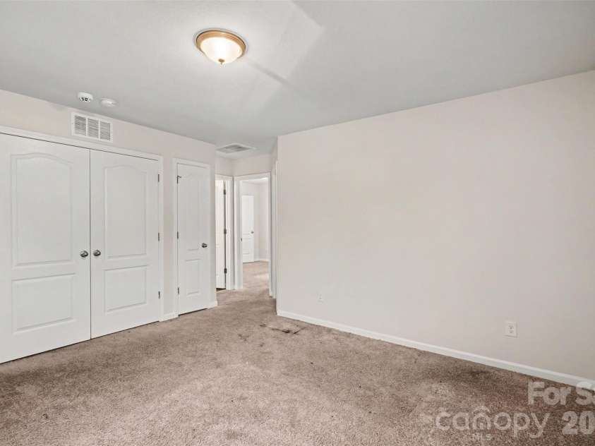 8411 Highgate Drive, Charlotte, NC 28215.  MLS# CAR4406007, YatesRealty ID 39911. 