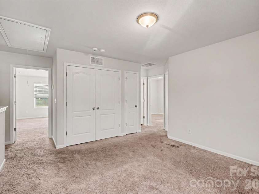 8411 Highgate Drive, Charlotte, NC 28215.  MLS# CAR4406007, YatesRealty ID 39911. 