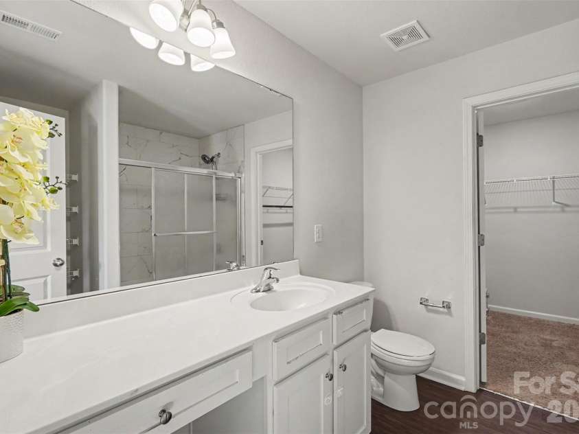8411 Highgate Drive, Charlotte, NC 28215.  MLS# CAR4406007, YatesRealty ID 39911. 