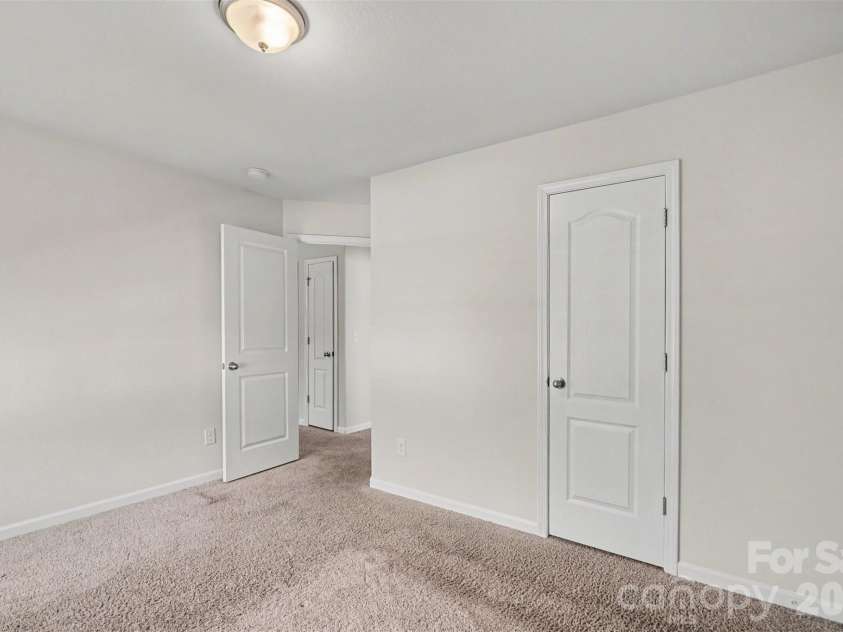 8411 Highgate Drive, Charlotte, NC 28215.  MLS# CAR4406007, YatesRealty ID 39911. 