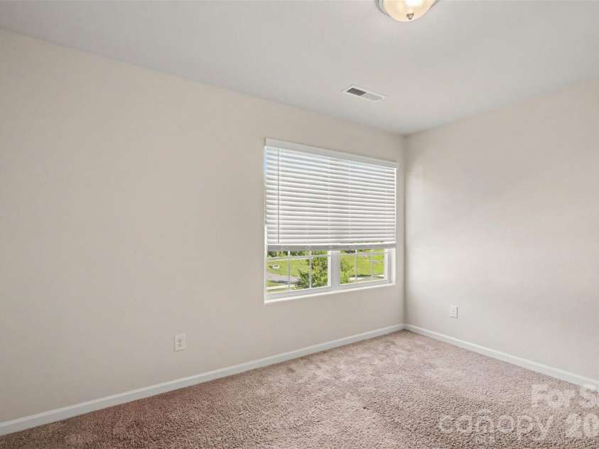 8411 Highgate Drive, Charlotte, NC 28215.  MLS# CAR4406007, YatesRealty ID 39911. 