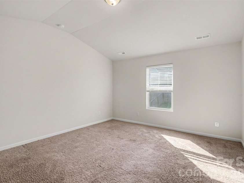 8411 Highgate Drive, Charlotte, NC 28215.  MLS# CAR4406007, YatesRealty ID 39911. 