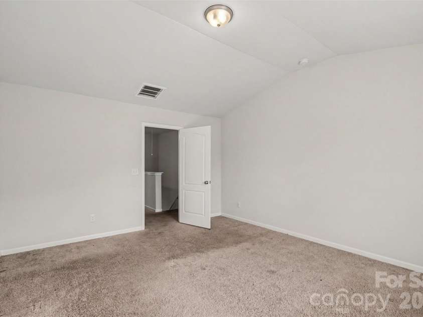 8411 Highgate Drive, Charlotte, NC 28215.  MLS# CAR4406007, YatesRealty ID 39911. 