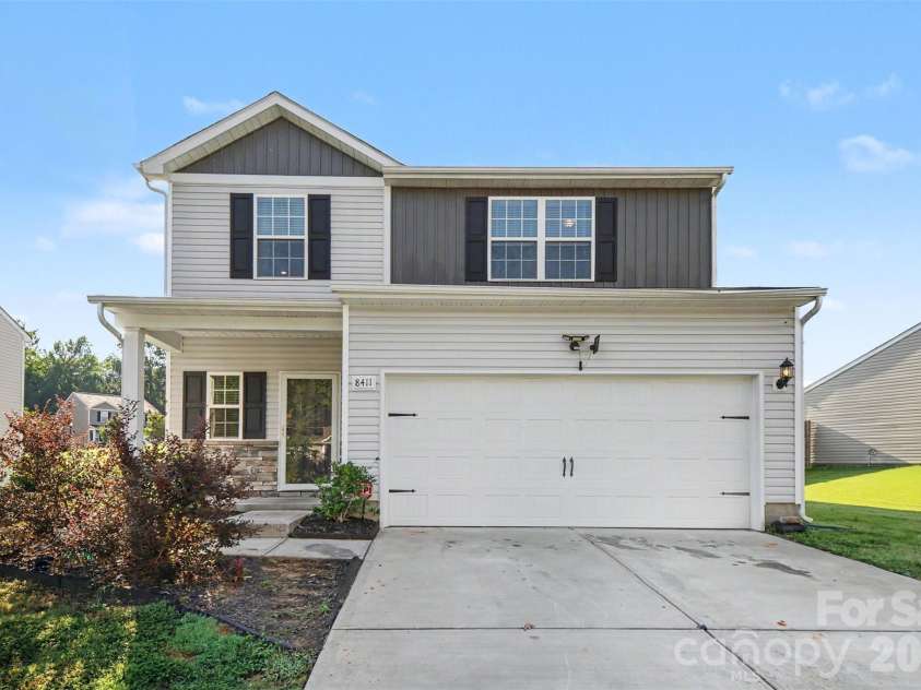 8411 Highgate Drive, Charlotte, NC 28215.  MLS# CAR4421479, YatesRealty ID 39911. 