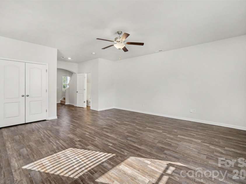 8411 Highgate Drive, Charlotte, NC 28215.  MLS# CAR4421479, YatesRealty ID 39911. 