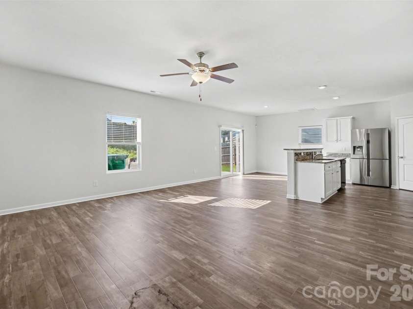8411 Highgate Drive, Charlotte, NC 28215.  MLS# CAR4421479, YatesRealty ID 39911. 
