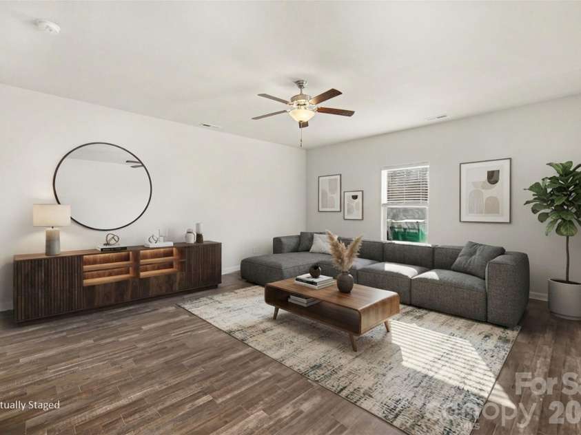8411 Highgate Drive, Charlotte, NC 28215.  MLS# CAR4421479, YatesRealty ID 39911. 