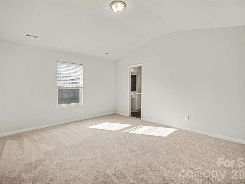 8411 Highgate Drive, Charlotte, NC 28215.  MLS# CAR4421479, YatesRealty ID 39911. 