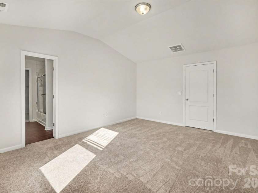 8411 Highgate Drive, Charlotte, NC 28215.  MLS# CAR4421479, YatesRealty ID 39911. 