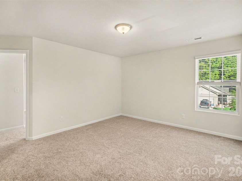 8411 Highgate Drive, Charlotte, NC 28215.  MLS# CAR4421479, YatesRealty ID 39911. 
