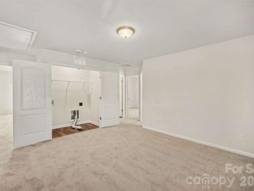8411 Highgate Drive, Charlotte, NC 28215.  MLS# CAR4421479, YatesRealty ID 39911. 